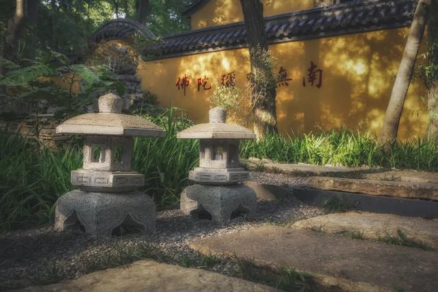 佛教一花一世界一树一菩提，禅语10句，写尽人间贪嗔痴欲