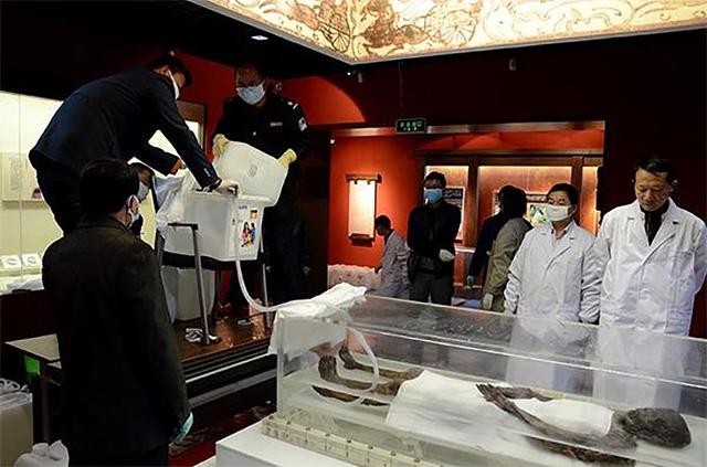 汉朝距今多少年，汉朝多少年（江苏出土千年古墓）