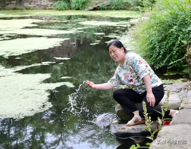 同学聚会说说幽默短句，同学聚会搞笑短句（快乐时光总是那么美好）