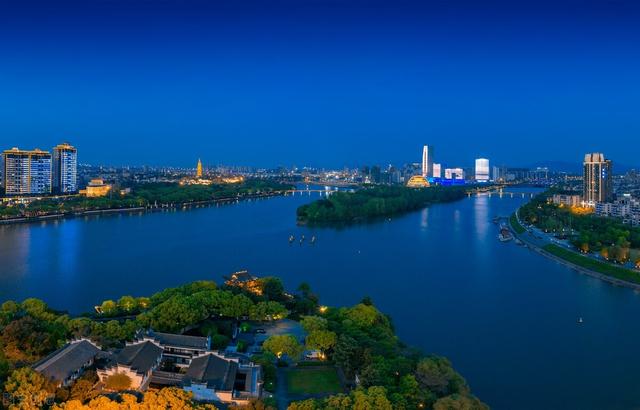 浙江在哪个省哪个城市，浙江在哪里哪个省份哪个市（这座浙江C位城市究竟有多“牛”）