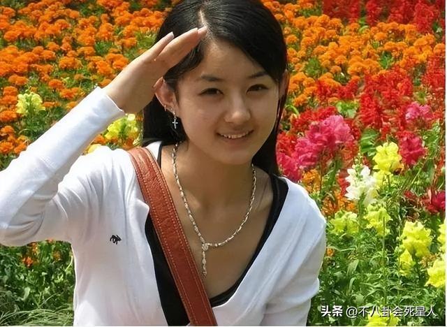 看不起人的图片，鄙视你图片（明星的早期照片）