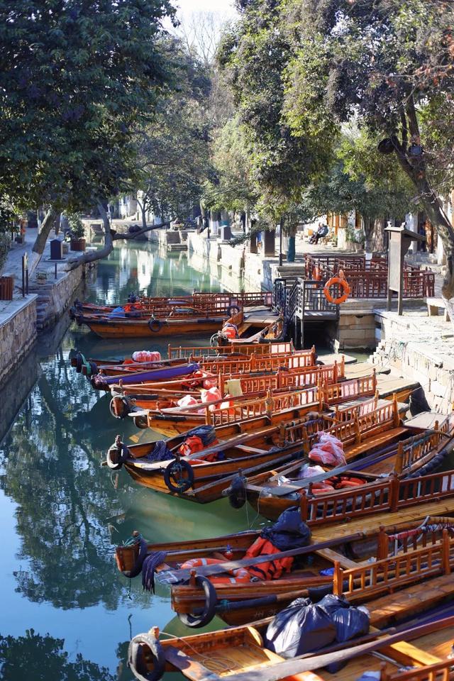 苏州旅游景点大全，苏州好玩的旅游景点（江南古镇、特色街区、绚丽之夜都在这）