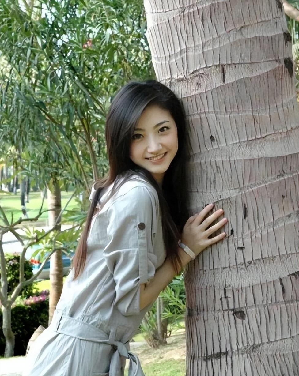 明星景甜个人资料(离开金主男友后) - 散下步