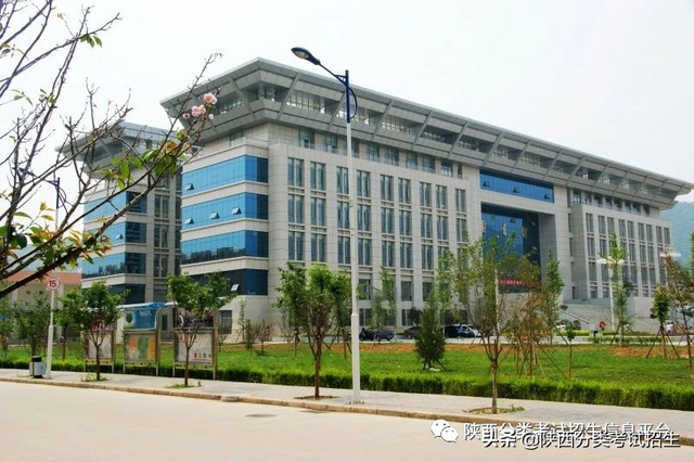 商洛职业技术职业学院，2021级商洛职业技术学院新生开学时间和入学指南及入学军训考试（商洛职业技术学院2022年分类考试招生章程）