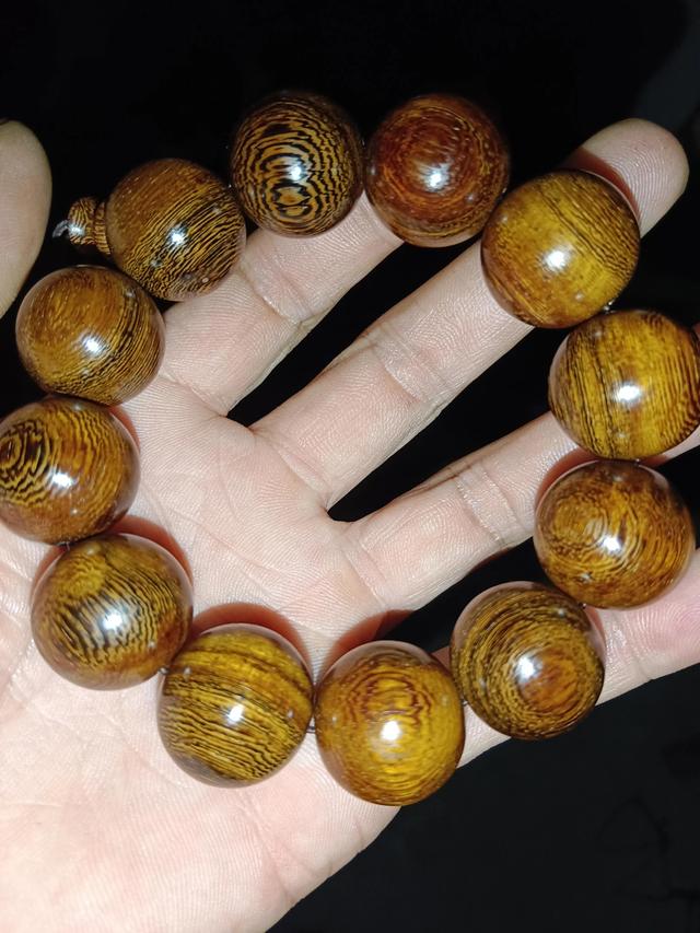 大叶黄花梨的价值，大叶黄花梨值钱吗（黄花梨的真正价值）