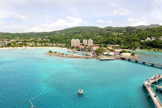 世界十大海岛度假胜地，世界知名海岛度假圣地（全世界最美的100座海岛）