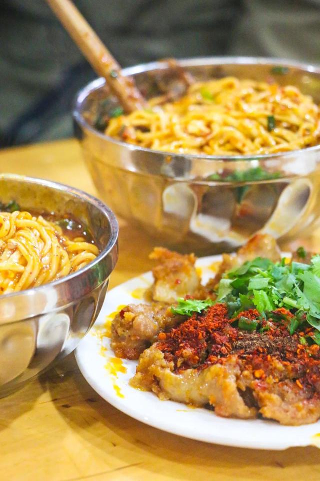 附近美食餐厅推荐表，顺德附近美食餐厅推荐（乐山超好吃的40家美食小站）