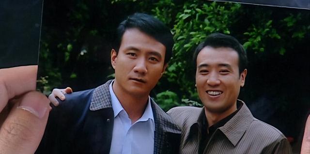 闫真的两部小说作品是什么，闫真的两部小说作品是什么类型（顿悟他妥协的真相不单是现实）