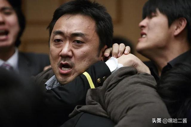 是一部韩国爱情电影,由李洙成导演,lee chang-gyoo编剧,姜恩菲,白道彬