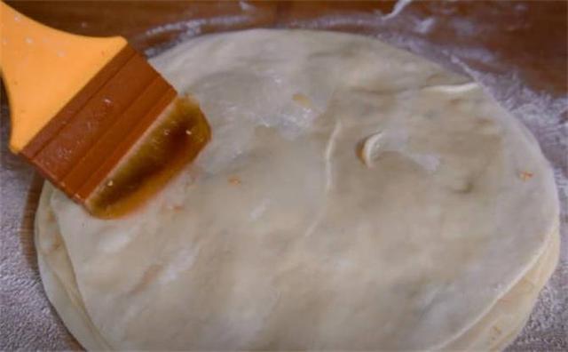 面饼怎么做又软又好吃，教你在家烙出10层饼