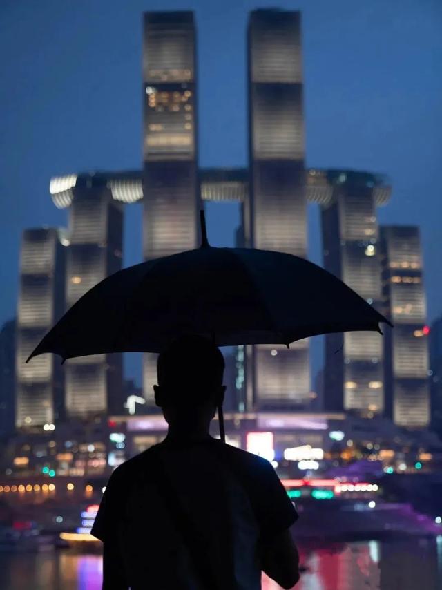 晚睡的晚安句子有哪些，睡觉晚安的句子（适合睡前发说说最经典的晚安句子）