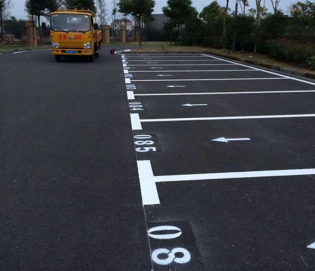 车位标准尺寸是多少，车位标准尺寸是多少平米（停车位的大小尺寸一样吗）