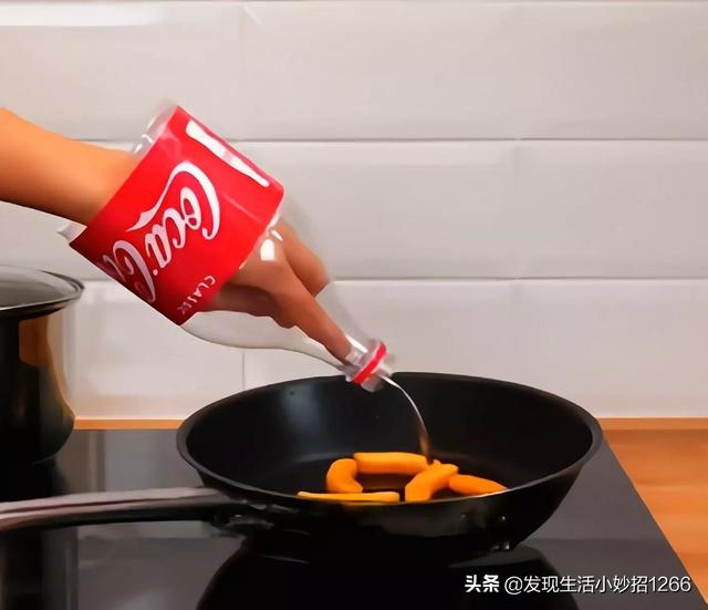 芒果如何快速去皮跟食用，芒果去皮小技巧（分享11个生活小妙招）