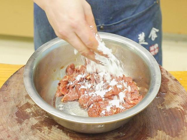 鸡边腿怎么做好吃，冻鸡边腿怎么做好吃（建议中老年人：少吃猪肉和鸭肉）