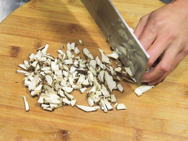 早晨起来吃什么好，早晨起来吃什么好啊（建议中老年人：多吃5款早餐）