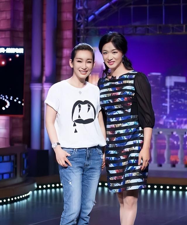 李湘与李厚霖离婚16年：她再婚后又离婚，他为何至今单身？