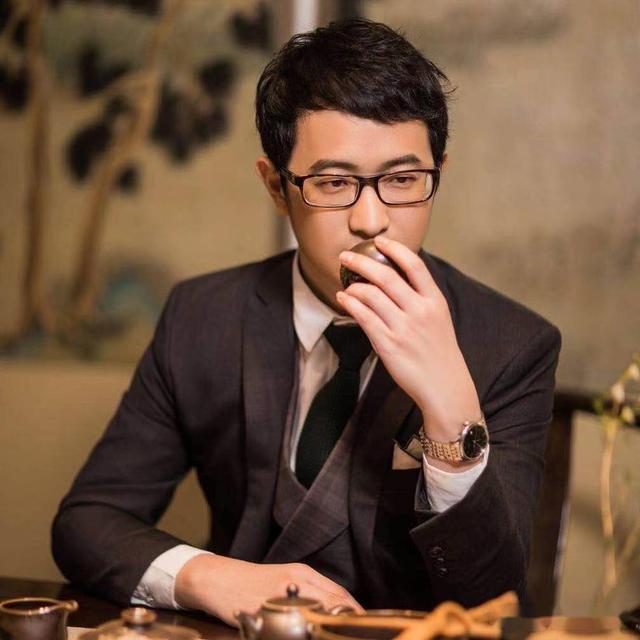 里季化妆品品牌创始人，pi币交易所（花西子如何走出破圈之路）