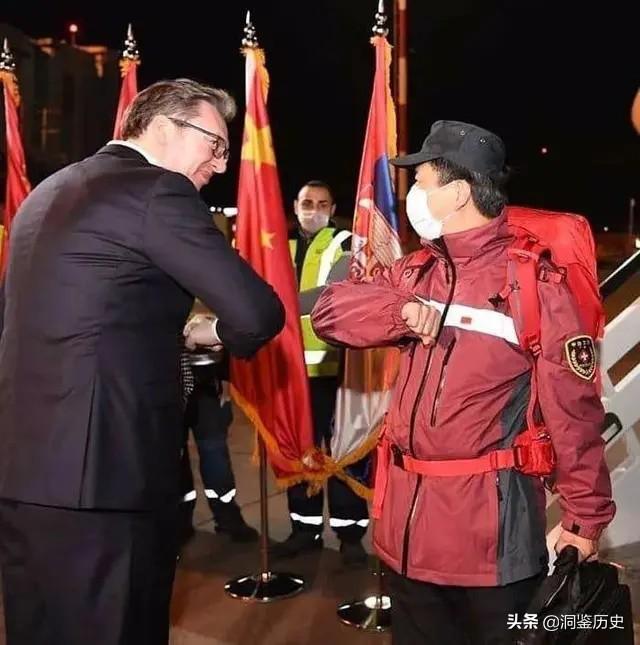 武契奇是哪国的总统，从饱受欺凌的“软弱总统”