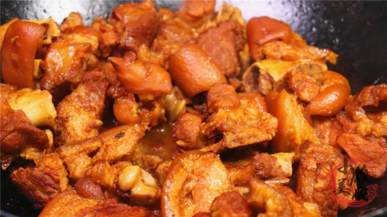 红烧猪爪怎么烧呢步骤是，红烧猪爪要烧多久（手把手教你红烧猪蹄）
