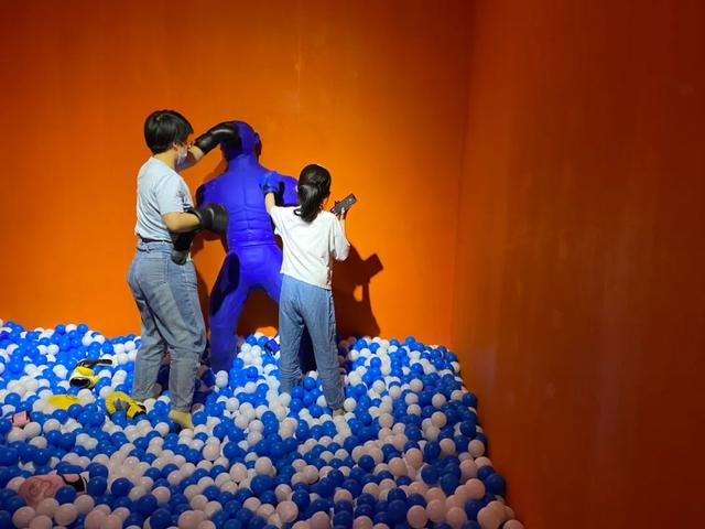 解压馆为什么火了 年轻人有多需要解压，解压馆为什么火了（赚钱并没有那么简单）