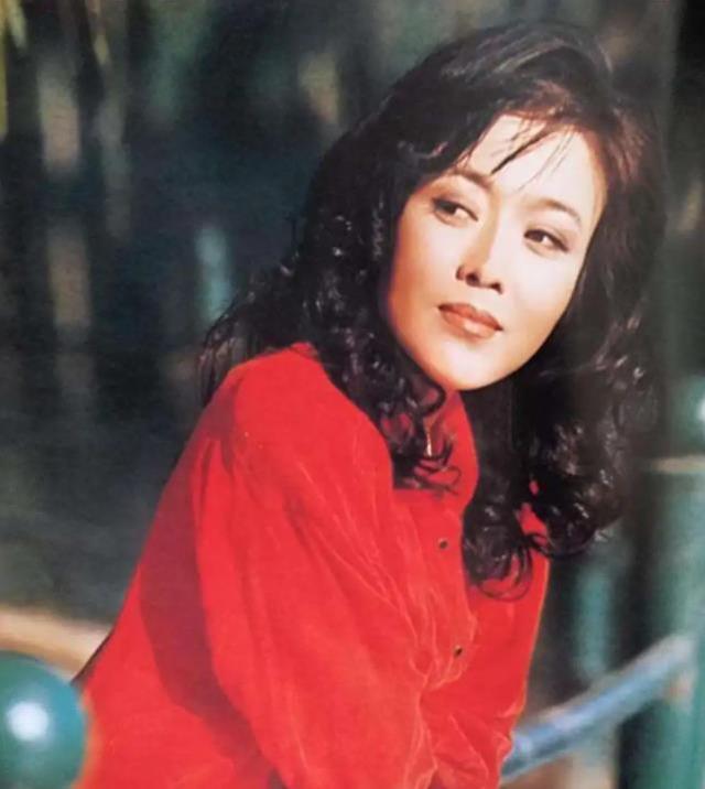 孙红雷与于嘉丽这几年见过面吗，提出和年迈体衰的丁嘉丽分手