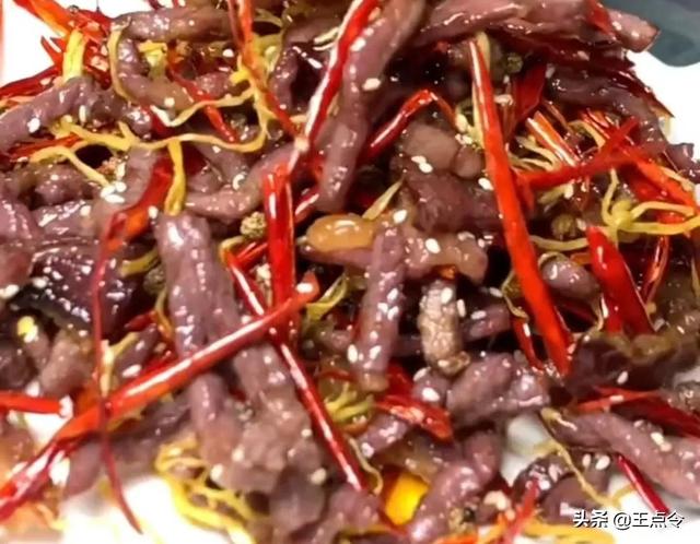 牛干巴怎么炒好吃，昭通牛干巴怎么炒（云南特产牛干巴巅峰吃法制作步骤）