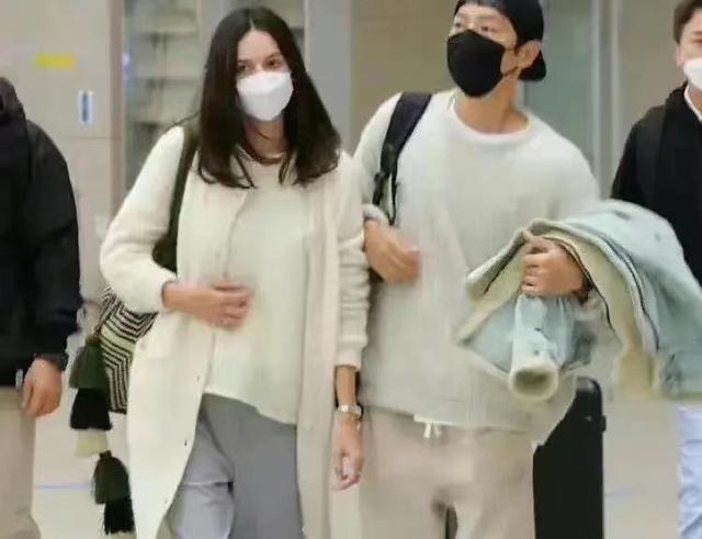宋仲基个人资料，颜值非常高完全不输宋慧乔