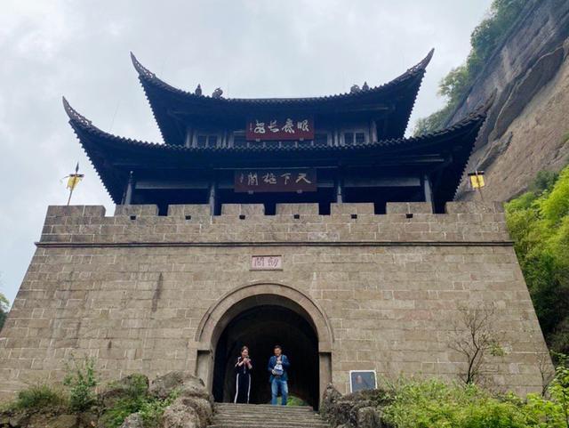 剑门关在四川的什么地方，剑门关一日游最佳方案（请把你的腿借给我）