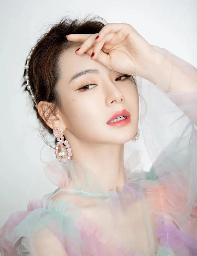 林心如的个人资料，林心如个人资料及简历（嫁给韩国人的女明星戚薇）