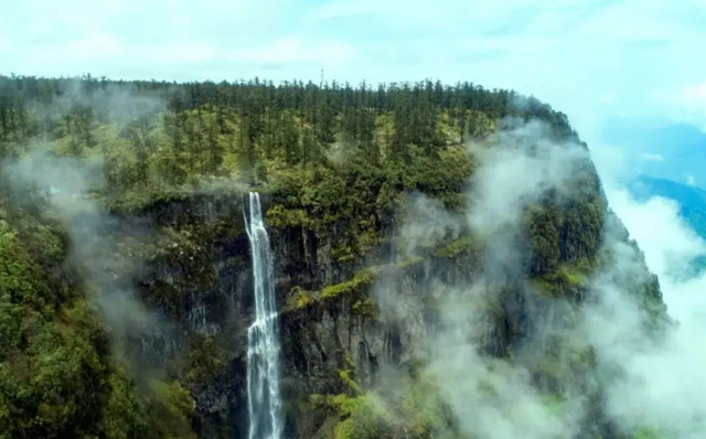 成都周边自驾看雪山，成都周边避暑胜地