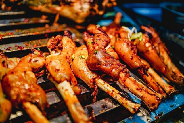 新疆美食有哪些，新疆的美食有哪些（新疆的10样“西域美食”）