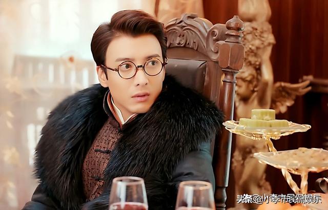 吴邪和齐羽为什么长一样官方解释，《盗墓笔记》齐羽和吴邪是什么关系