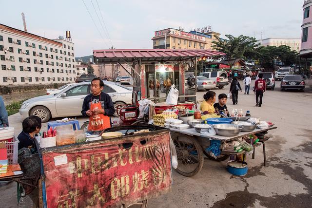 小勐拉属于哪个国家，小勐拉对面是中国哪里（初哥去过那个嘎腰子的缅北）