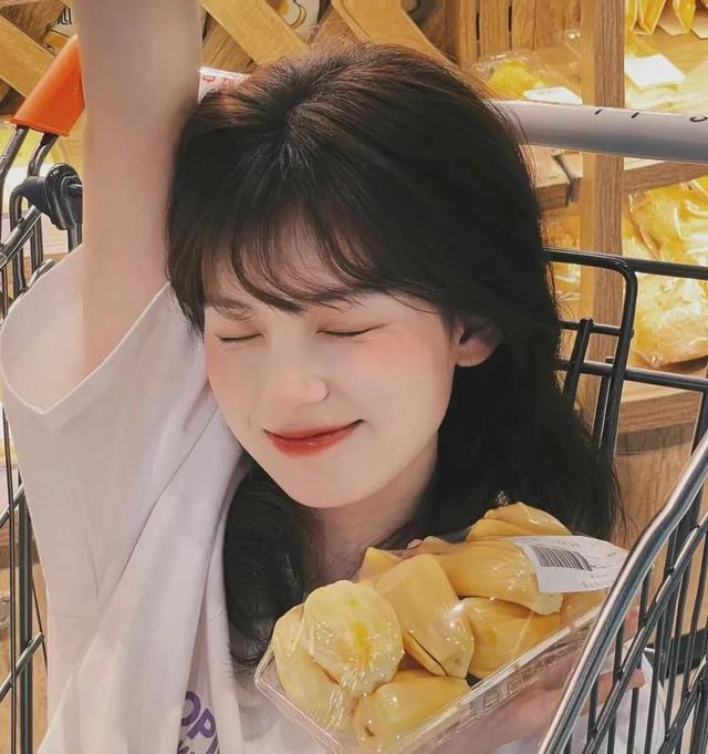 女生聊天时撒娇的话有哪些，女生聊天撒娇的语气词（一些和对象日常聊天的撒娇小句子）