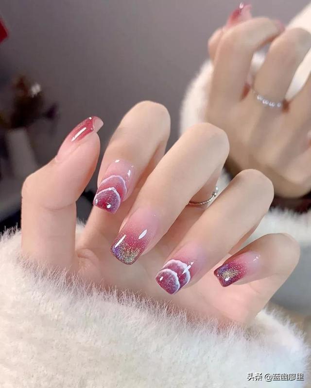 指甲发黄了怎么办，指甲发黄了怎么办小妙招（美甲时间久了为什么会发黄）