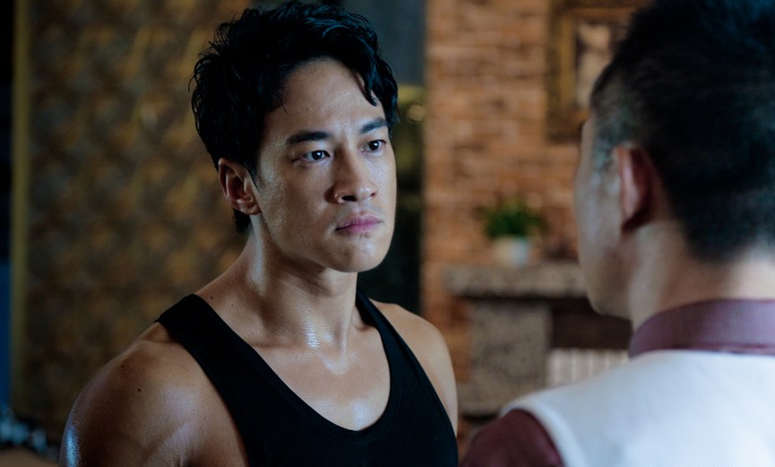 何润东的出身很好,父亲何国魂是舞台设计之父,事业有成.