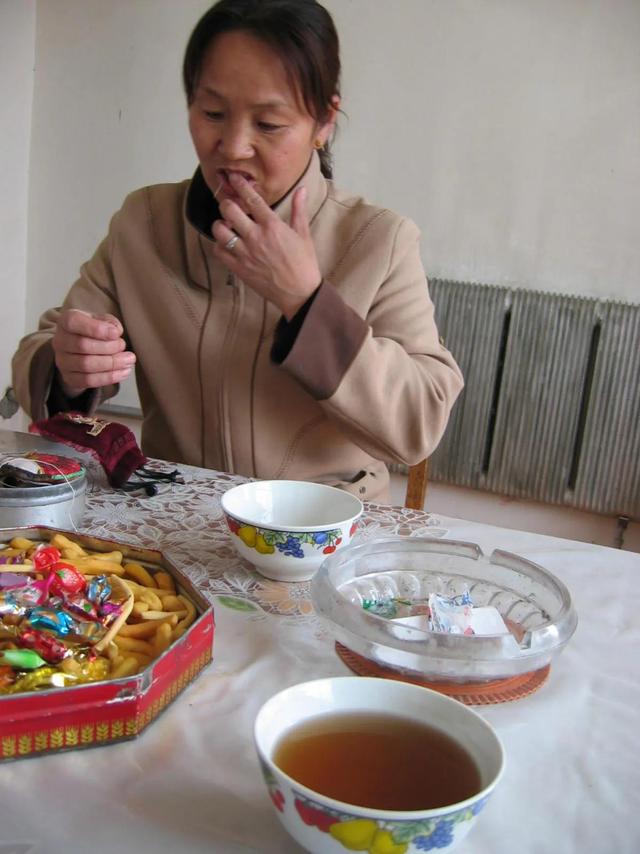 金杯银杯祝酒歌，金杯银杯祝酒歌简谱（去内蒙古阿拉善额济纳牧民家里喝奶茶）