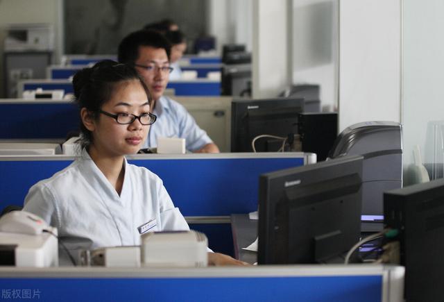 lowtire亮黄灯是什么意思，lowtire是什么指示灯（<背单词> 外面的世界怎么样）