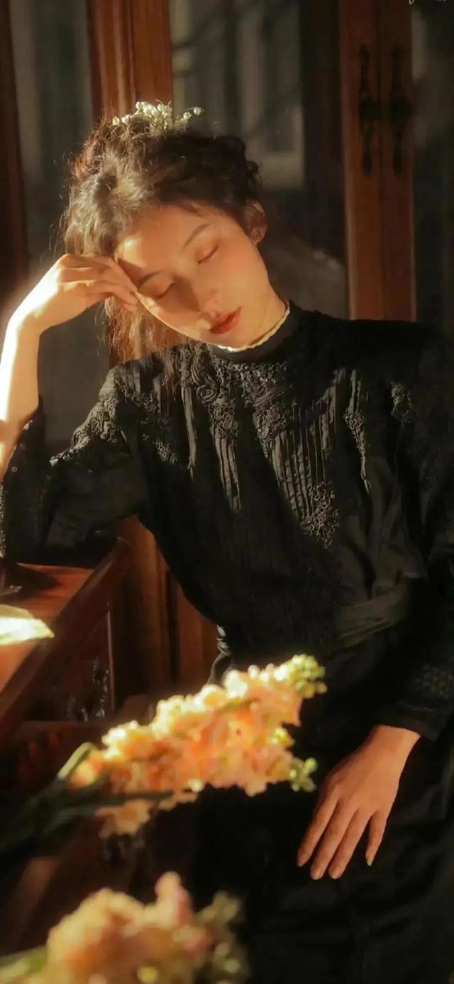 碎花裙女生头像，部位穿小裙子的女生头微信（每日壁纸，小裙子）