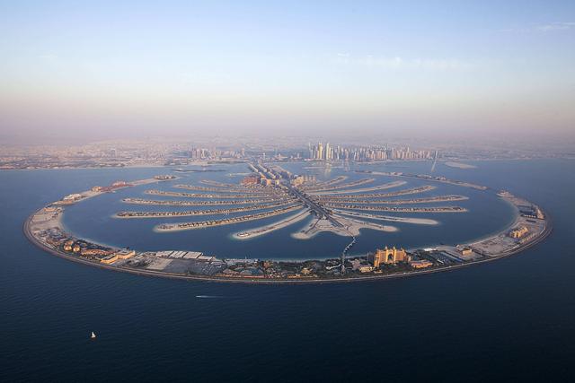 迪拜为什么那么有钱，为什么能从一片荒漠到世界最豪城市