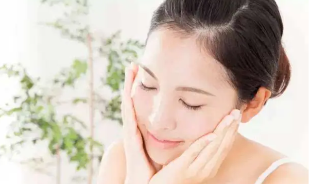 ipsa流金水，ipsa流金水适合秋天用吗（公认好用的四款日系爽肤水）