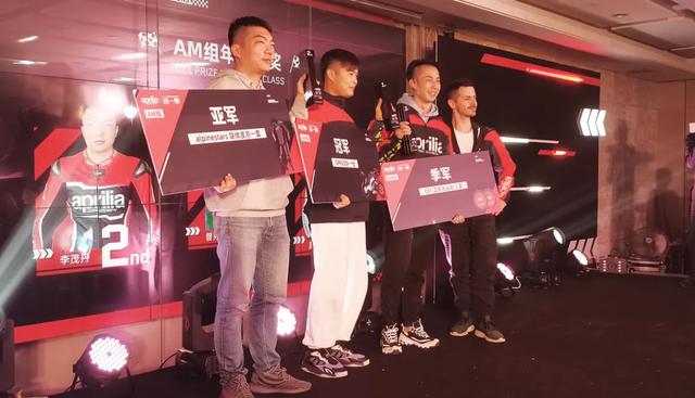 如何成为一名职业赛车手，怎么成为职业赛车手（原来普通人也可以成为专业车手）