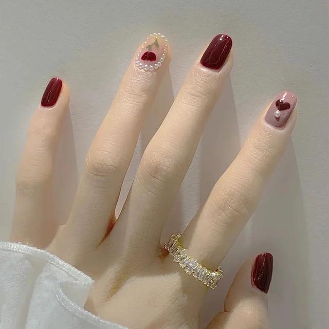 超级显白的基础款美甲，显白显嫩的美甲来一波儿~