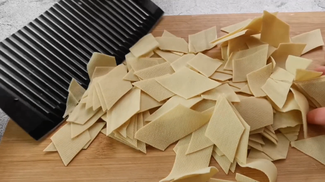 腐皮怎么做好吃，腐皮怎么做好吃腐皮的吃法（3块钱豆腐皮）