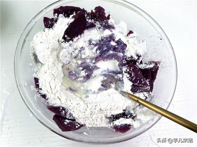 如何制作紫薯芝士饼，咬一口爆浆又拉丝