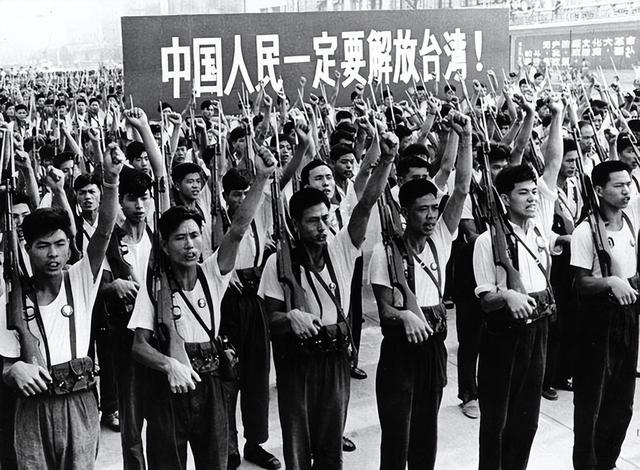 1956年，毛主席对台湾未来的精准预言，指出“只有两条出路”
