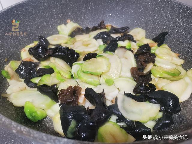 春季养生必吃十种食物，春季养生必吃的十种食物是什么（提醒大家少吃豆腐和梨）