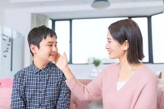 少年是指男孩还是女孩，阳光少年是指男孩还是女孩（在以下几个方面要“富养”）