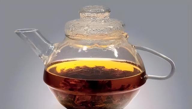 茶叶水的用途有什么，茶叶水的用途有什么好处（吃药时不能用茶水送服）