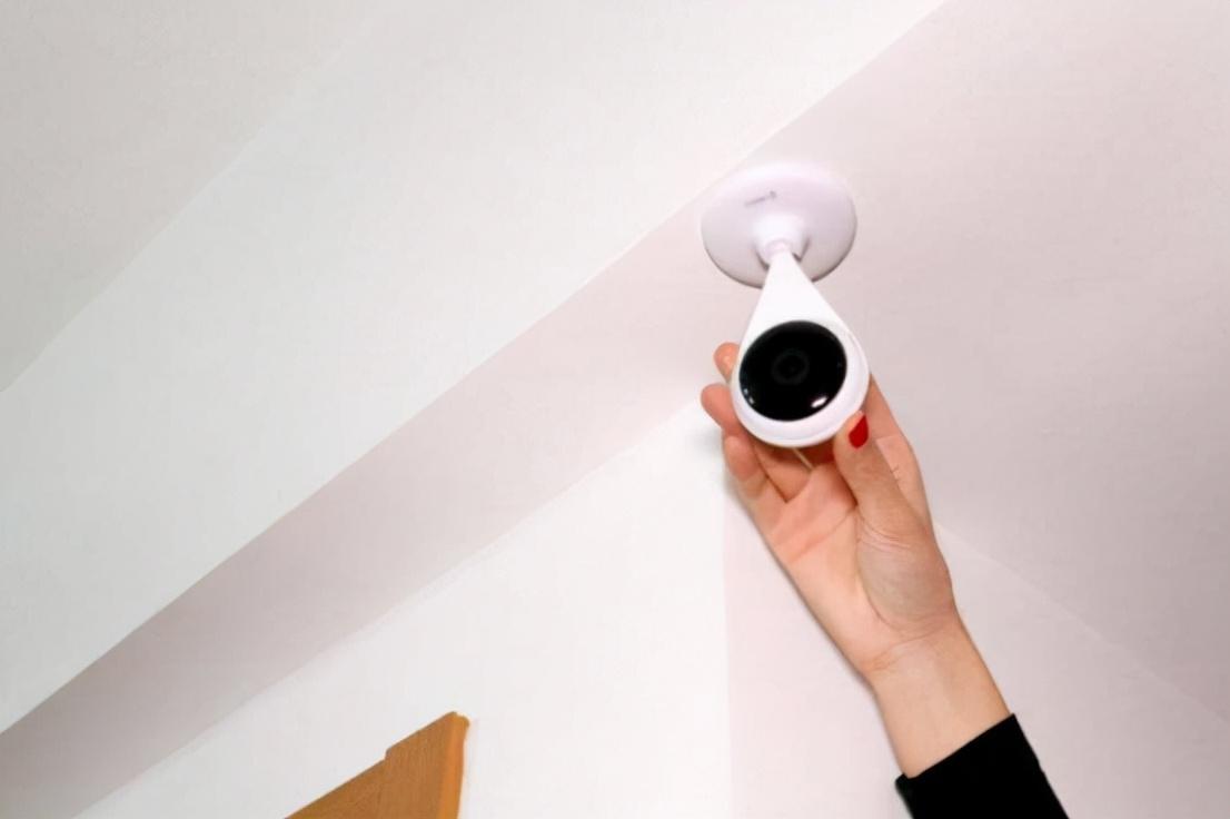 怎么入侵学校的摄像头（浙江女子家中摄像头被遥控）